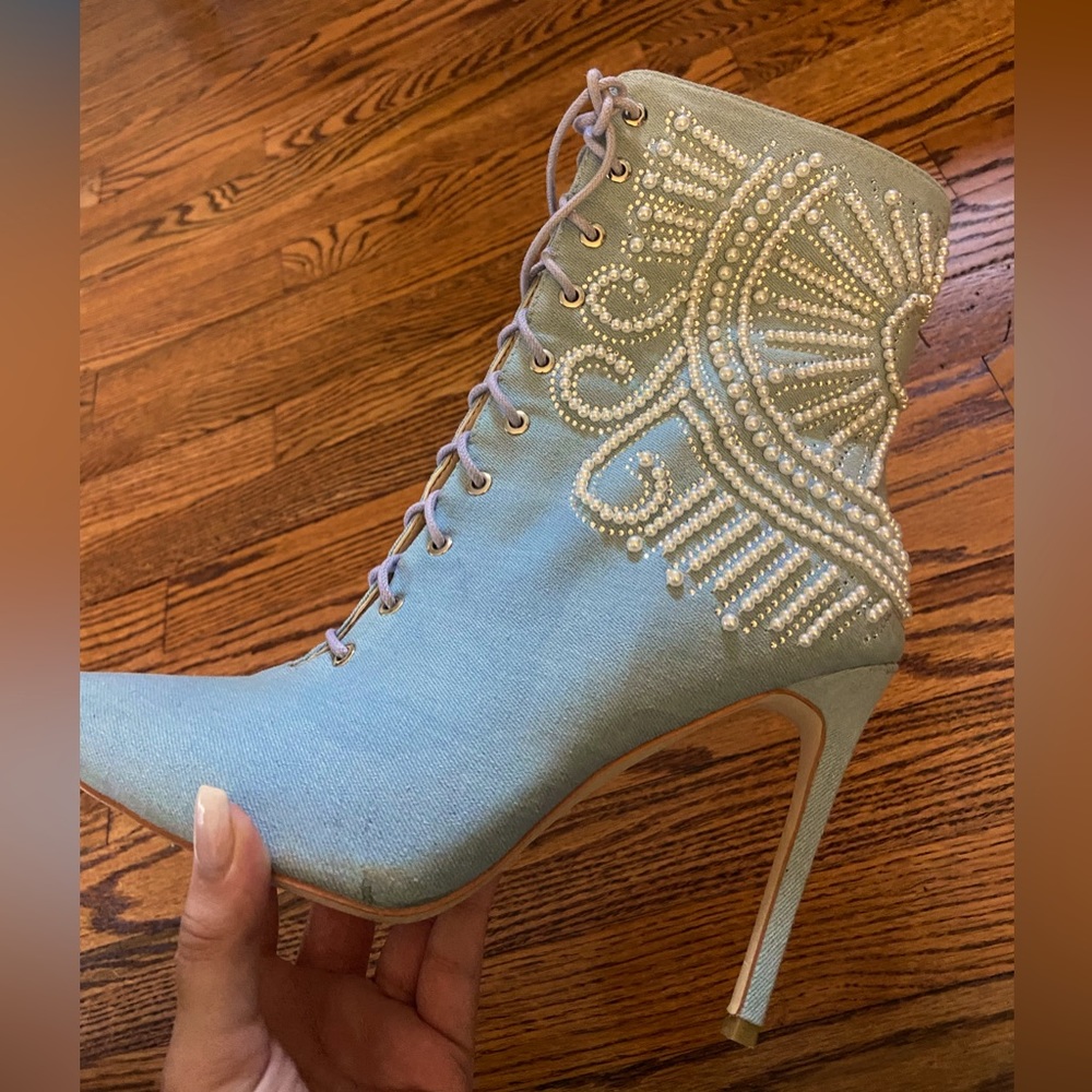 Size 11 Womens Azalea Wang heels with pearl designs, never worn before!